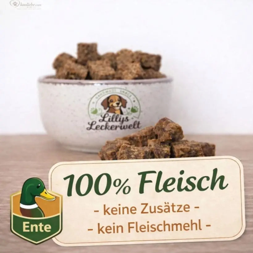 Lillys Leckerwelt Lieblings-Lecker Ente 200g, gebratene Ente mit knuspriger Haut, auf weißem Hintergrund fotografiert