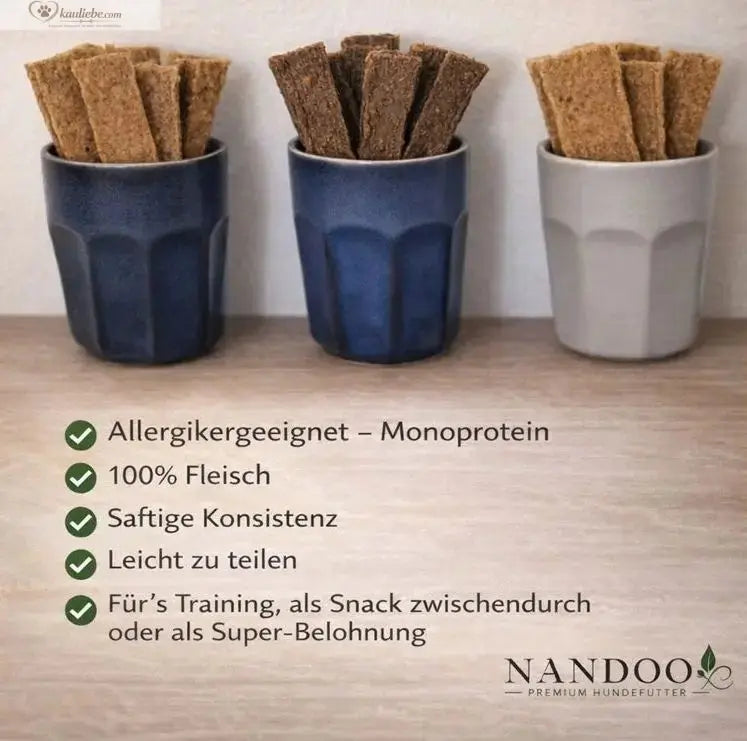 Kaninchen-Fleischstreifen von NANDOO, 200 g, frische, saftige Fleischstücke für Hunde oder Katzen, in der Verpackung.