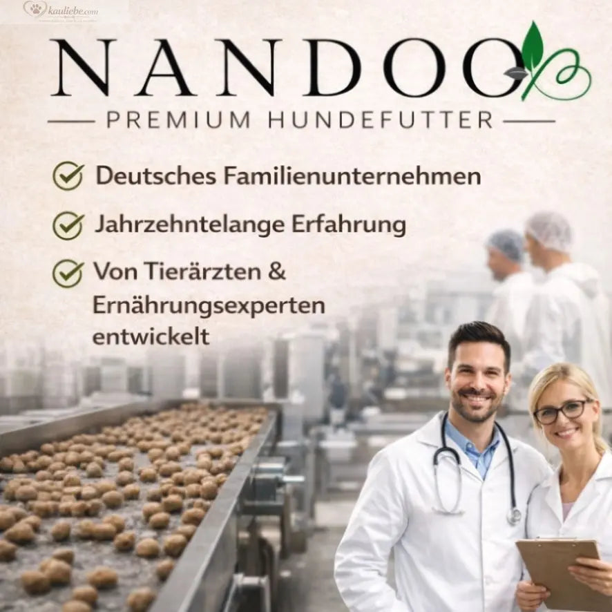 NANDOO Trockenfutter mit Lamm und Gemüse, close-up der Verpackung und Zutaten für Hunde, natürliche Tiernahrung