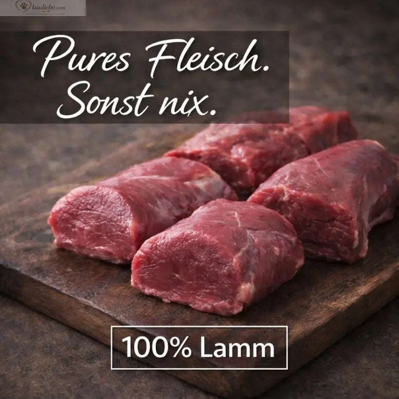 Lammfleisch Lieblings-Lecker Lillys Leckerwelt, 200g, frisch und saftig, in 1,5cm Scheiben auf einem Teller präsentiert