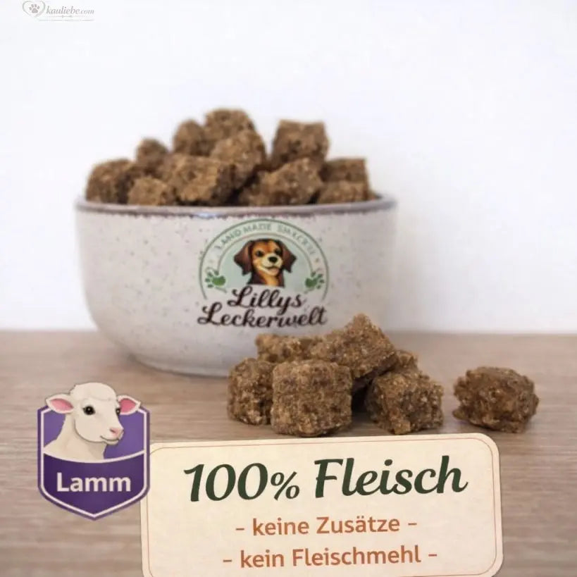 Lillys Leckerwelt Lieblings-Lecker Lamm, 200g, 1,5cm, Nahaufnahme des leckeren Lammfleischstücks in Verpackung