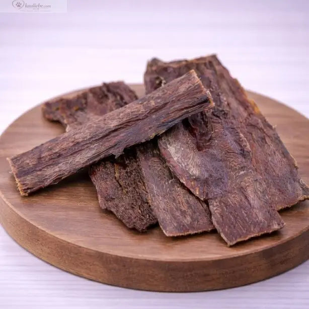 Getrocknetes Pferdefleisch von NANDOO, 250g, in Scheiben, ideal als gesunder Hundesnack.