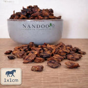 Mini-Würfel Pferdelunge von NANDOO, 250g, kleine 1cm Stücke, frische Pferdelunge für Hunde, sichtbar in der Verpackung