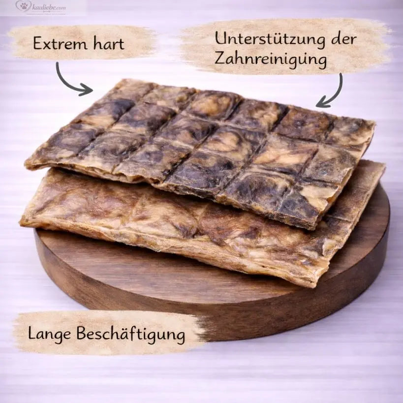 Rinderkopfhautplatten von NANDOO, 500g, detailreiche Ansicht der getrockneten Hundesnacks aus Rinderhaut