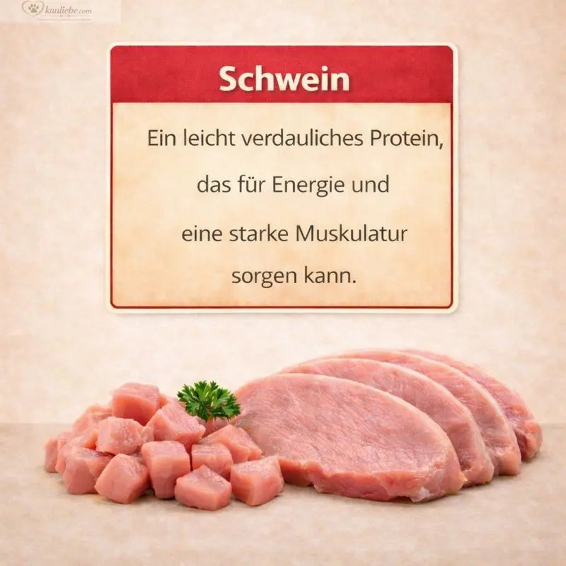 Getreidefreies Schweinefleisch- und Gemüse-Trockenfutter für Hunde von NANDOO, mit frischen Fleischstücken und Gemüse.