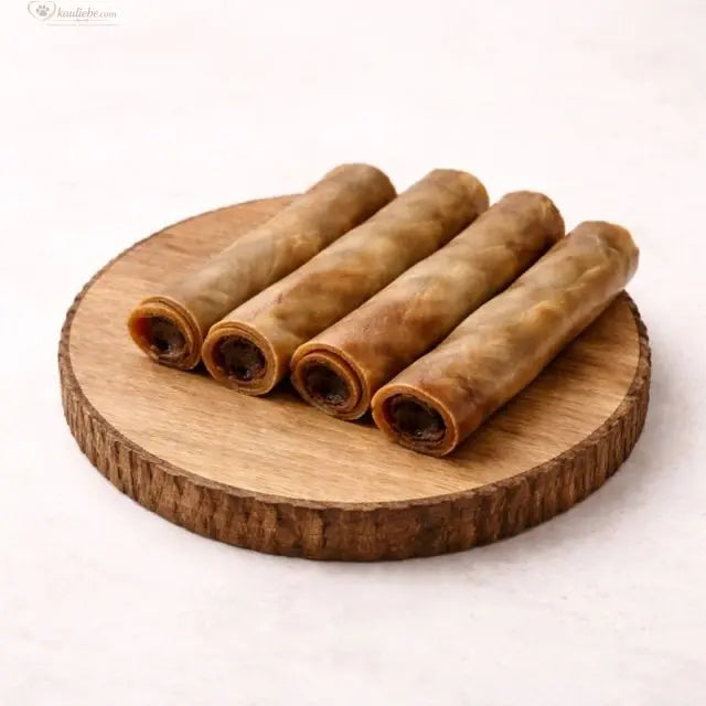Ziegenhautrolle von NANDOO, 250g, in einer transparenten Verpackung, zeigt die natürliche, braune Ziegenhaut in einer Rolle.