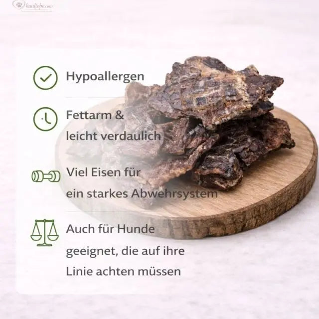 Ziegenlunge flach von NANDOO, 250g, Detailaufnahme der frischen, dünnen Ziegenlunge auf weißem Hintergrund.